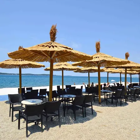 Lägenhet In - Istrien 17457 *