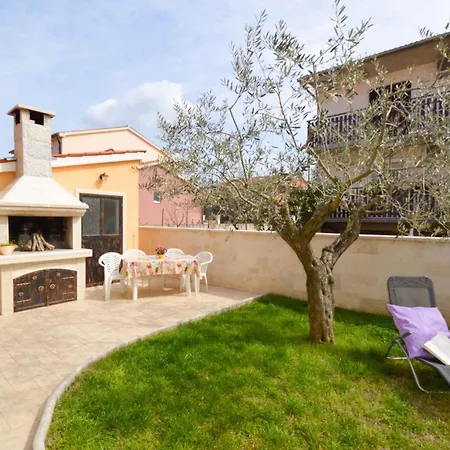 In - Istrien 17457 بولا